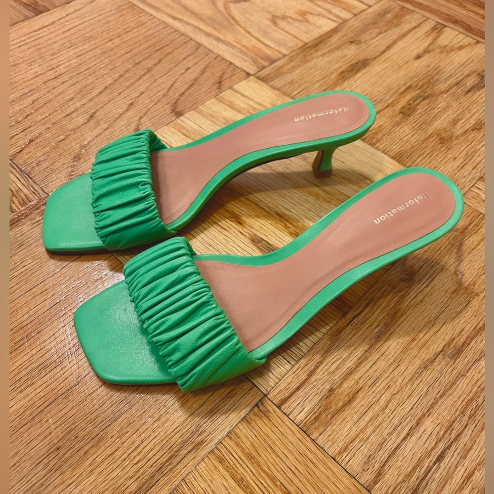 NEW Reformation Green Heeled Sandals